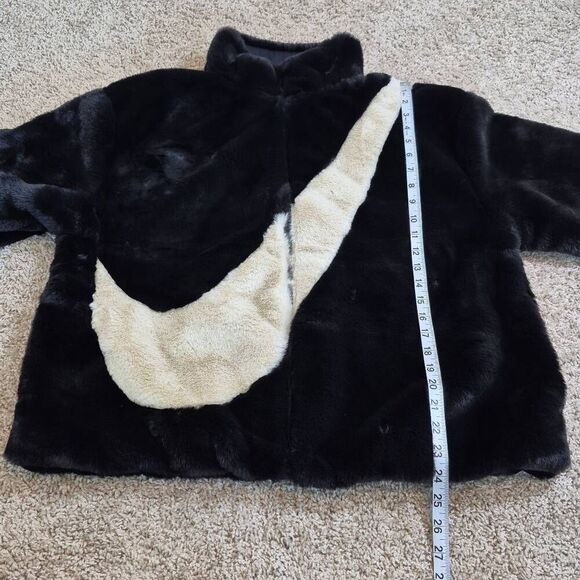 Nike Sportswear Womens Black Faux Fur Full Zip Jacket Size S - Picture 7 of 7